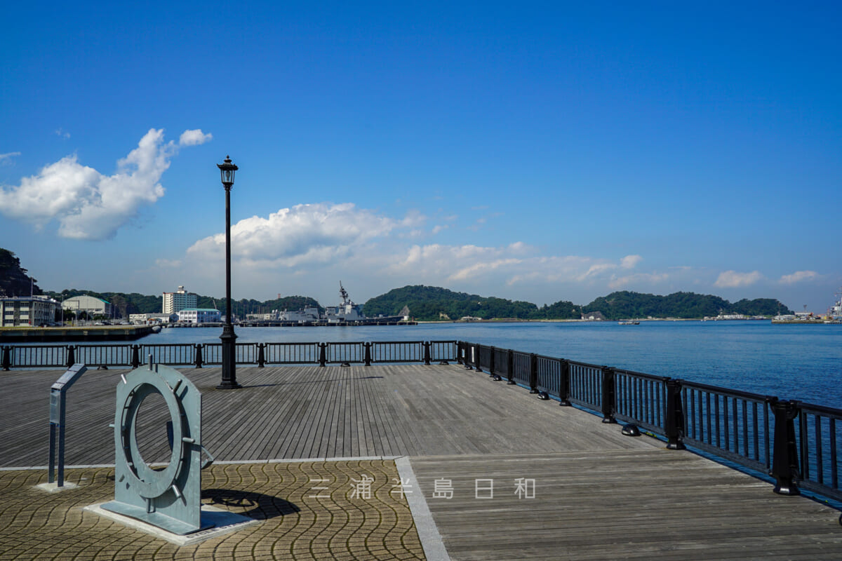ヴェルニー公園・艦船と愛車をいっしょに撮影できるサイクルスタンド(撮影日:2020.10.02)