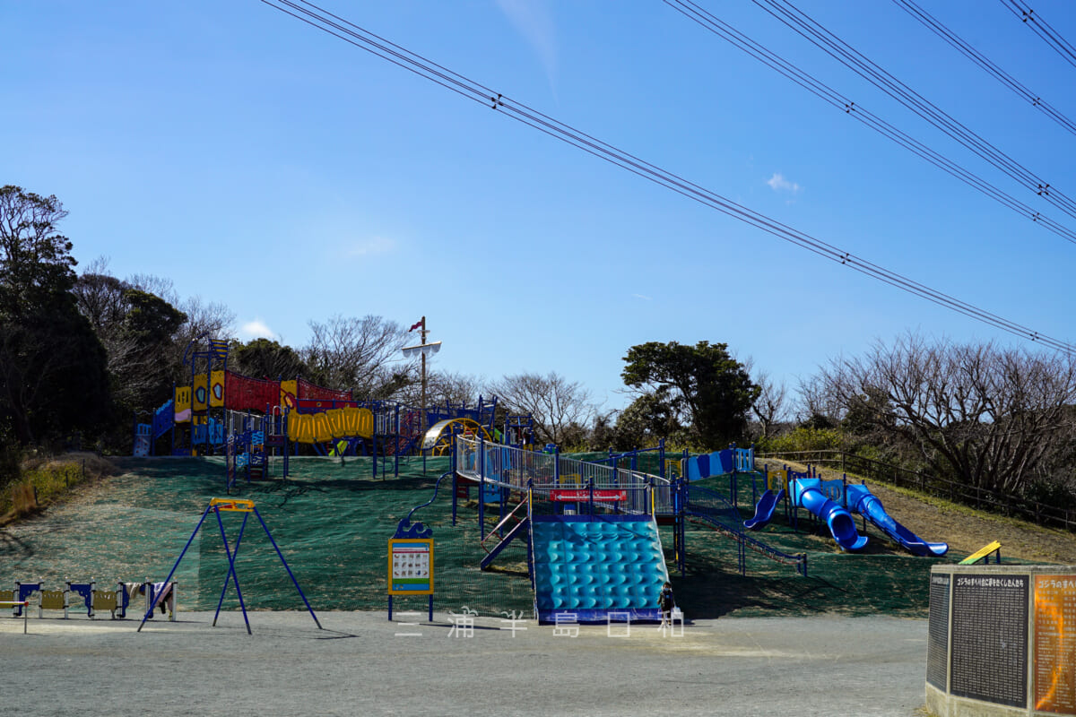 くりはま花の国・冒険ランドのアスレチック遊具(撮影日:2021.02.10)