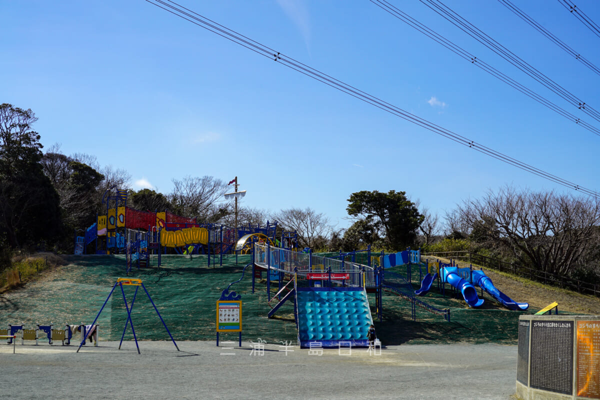 くりはま花の国・冒険ランドのアスレチック遊具（撮影日：2021.02.10）