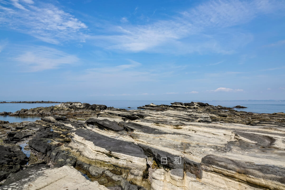 諸磯埼灯台周辺の岩礁(撮影日:2019.09.27)