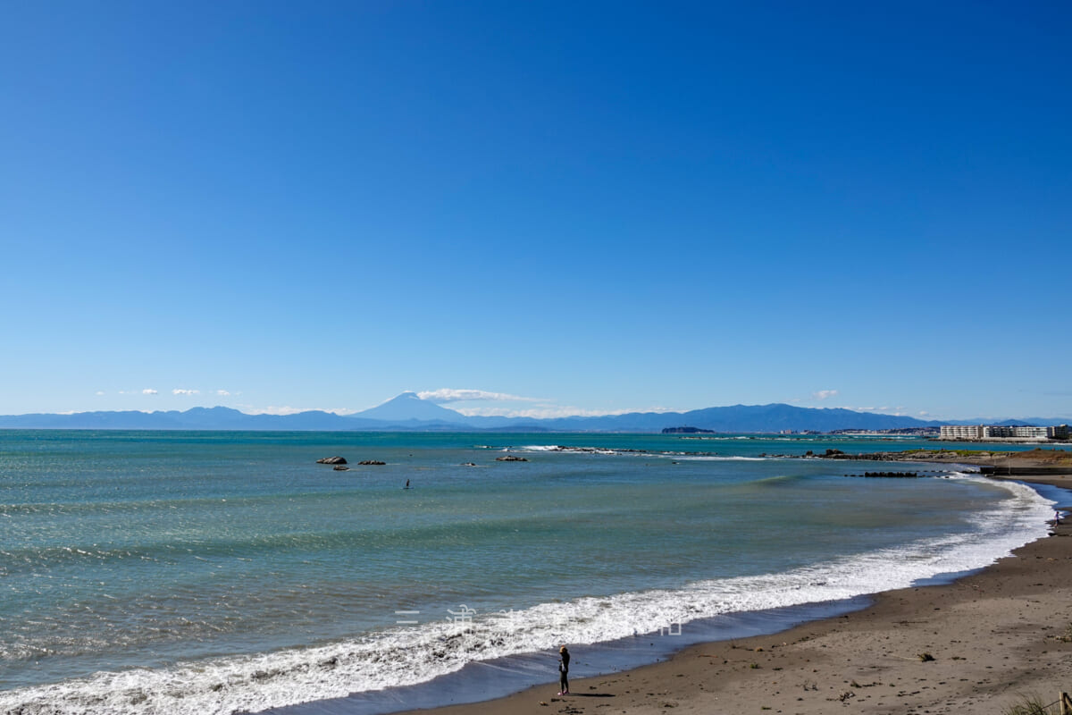 県立葉山公園から見る富士山と江の島（撮影日：2019.10.13）