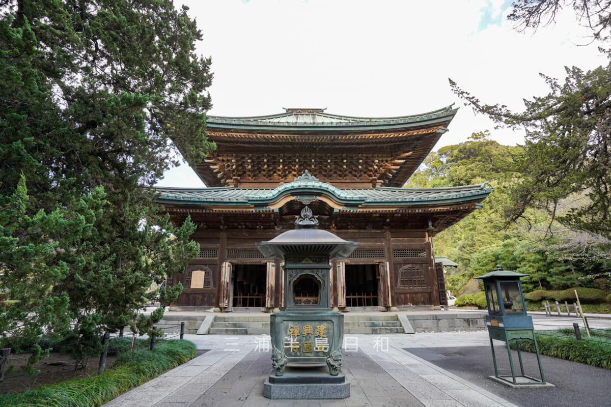 建長寺・仏殿を正面から望む（撮影日：2020.10.26）