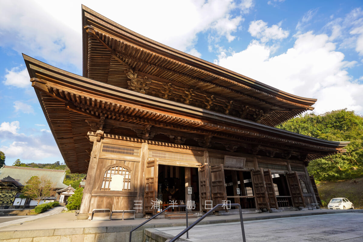 建長寺・法堂を斜め前から望む(撮影日:2020.10.26)