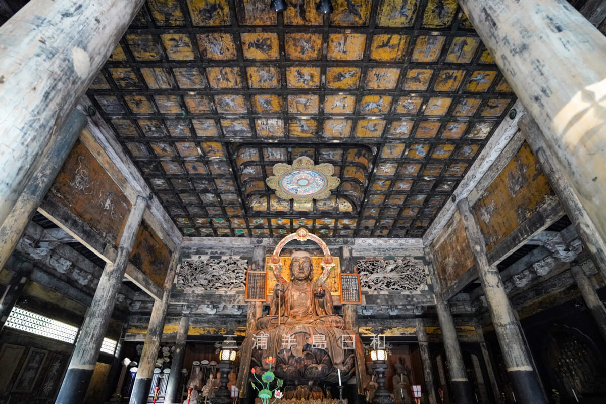 建長寺・仏殿の堂内（撮影日：2020.10.26）