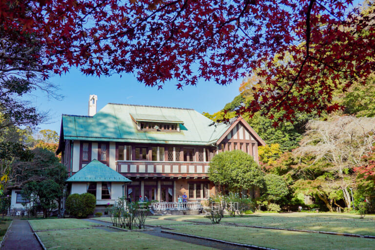 旧華頂宮邸 | 鎌倉三大洋館の一つに数えられるハーフティンバー様式の洋館