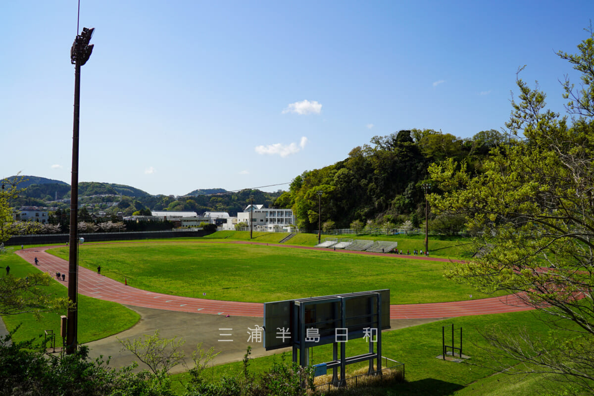 池子の森自然公園・スポーツエリア・400メートルトラック(撮影日:2021.04.03)