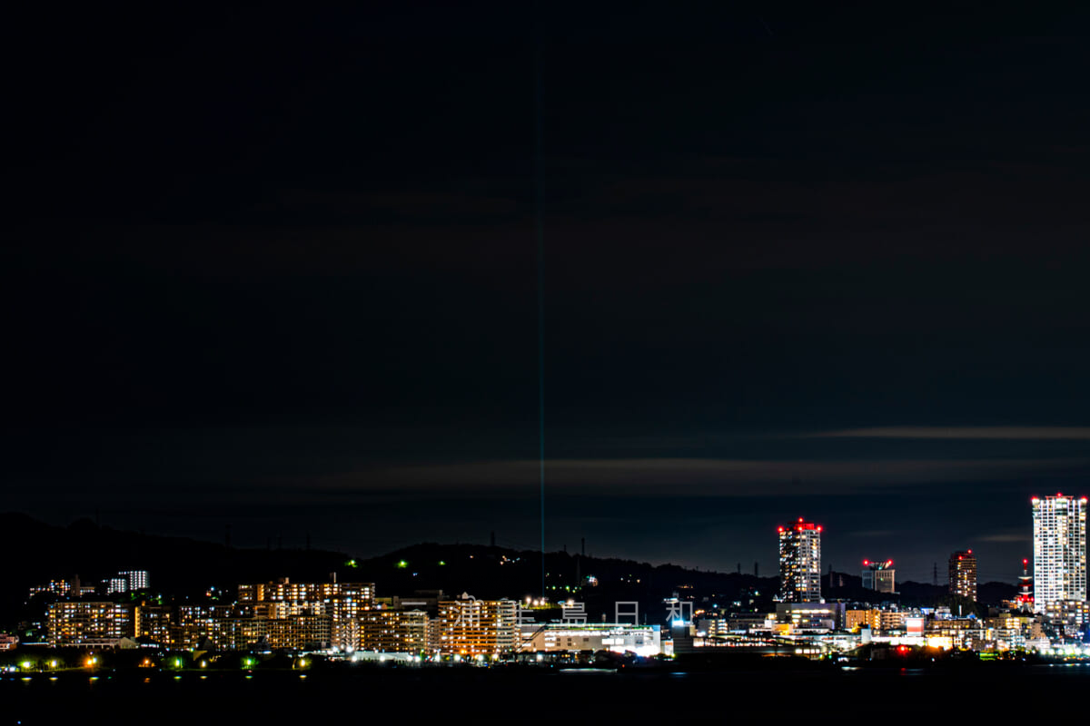 平和中央公園・「平和の軸」と横須賀市街地の夜景（撮影日：2021.06.01）