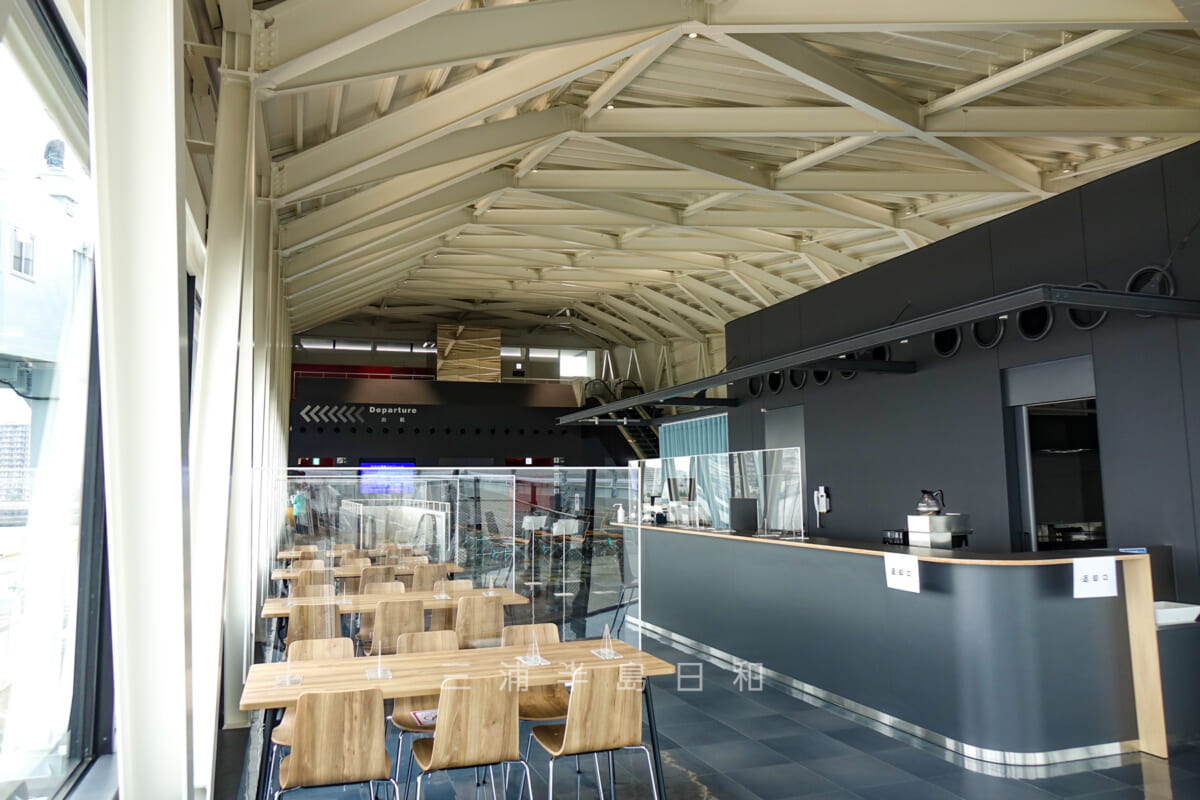東京九州フェリー横須賀フェリーターミナル・出航ラウンジの軽食コーナー（撮影日：2021.07.09）