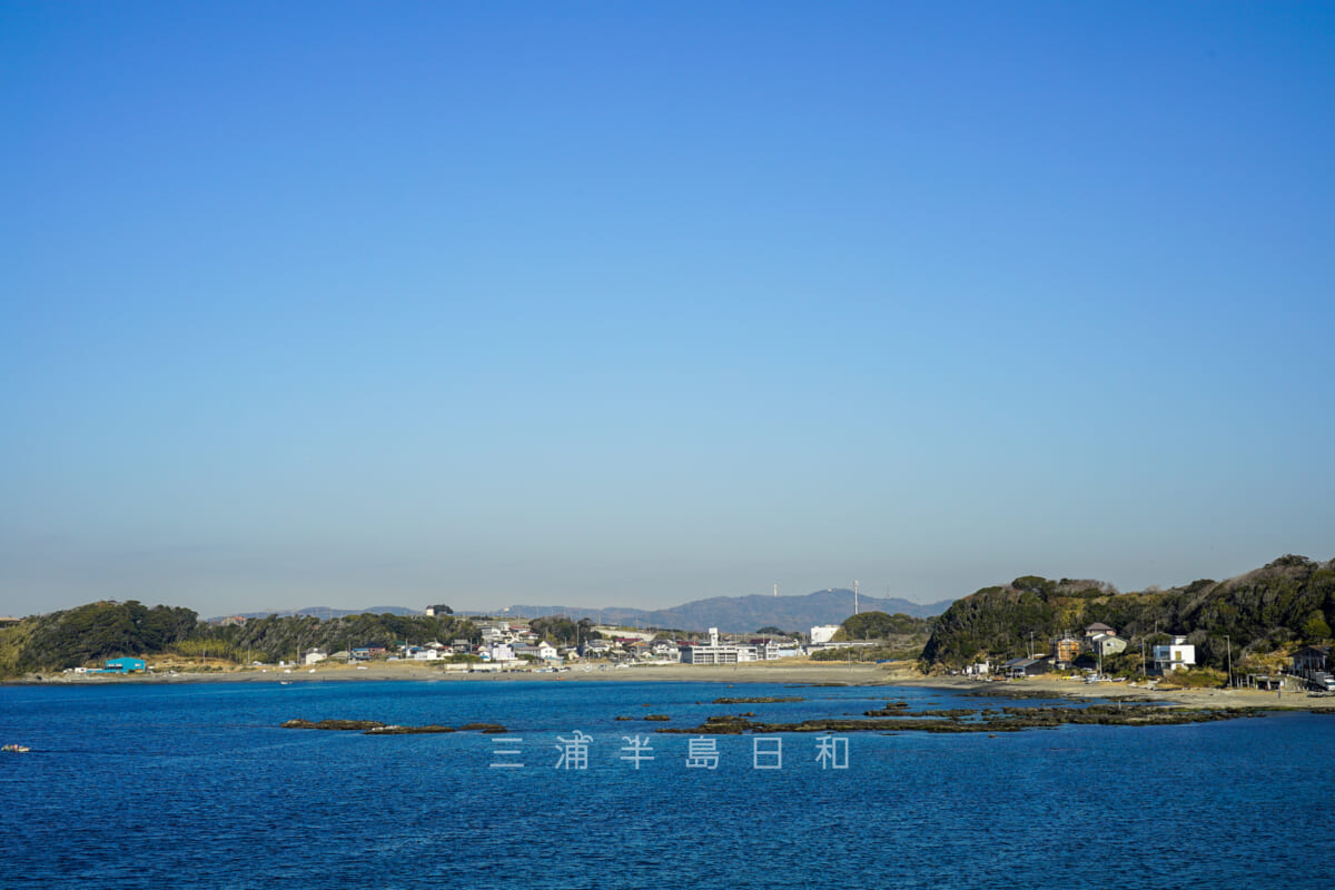 和田長浜海岸・黒崎の鼻から見た全景（撮影日：2021.01.21）