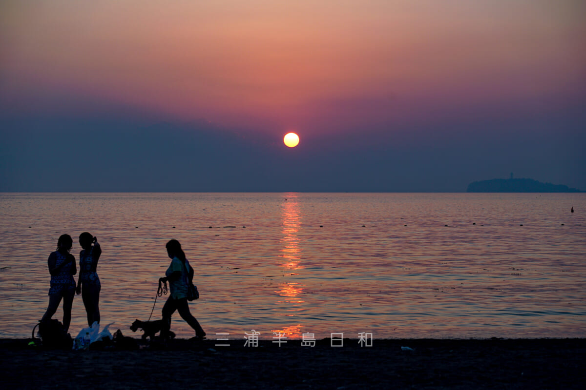 森戸の夕照(森戸海岸から見た夕日)(撮影日:2021.08.28)