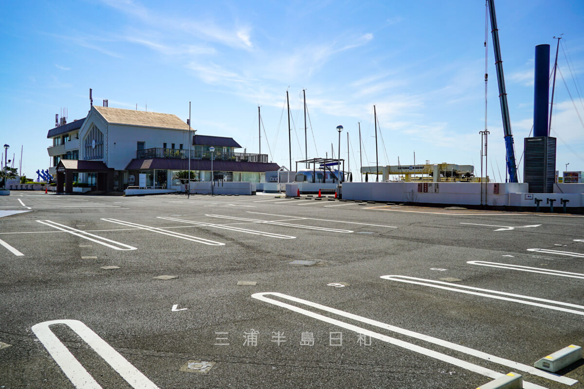 葉山マリーナ・ビジター用の駐車場（撮影日：2021.10.05）