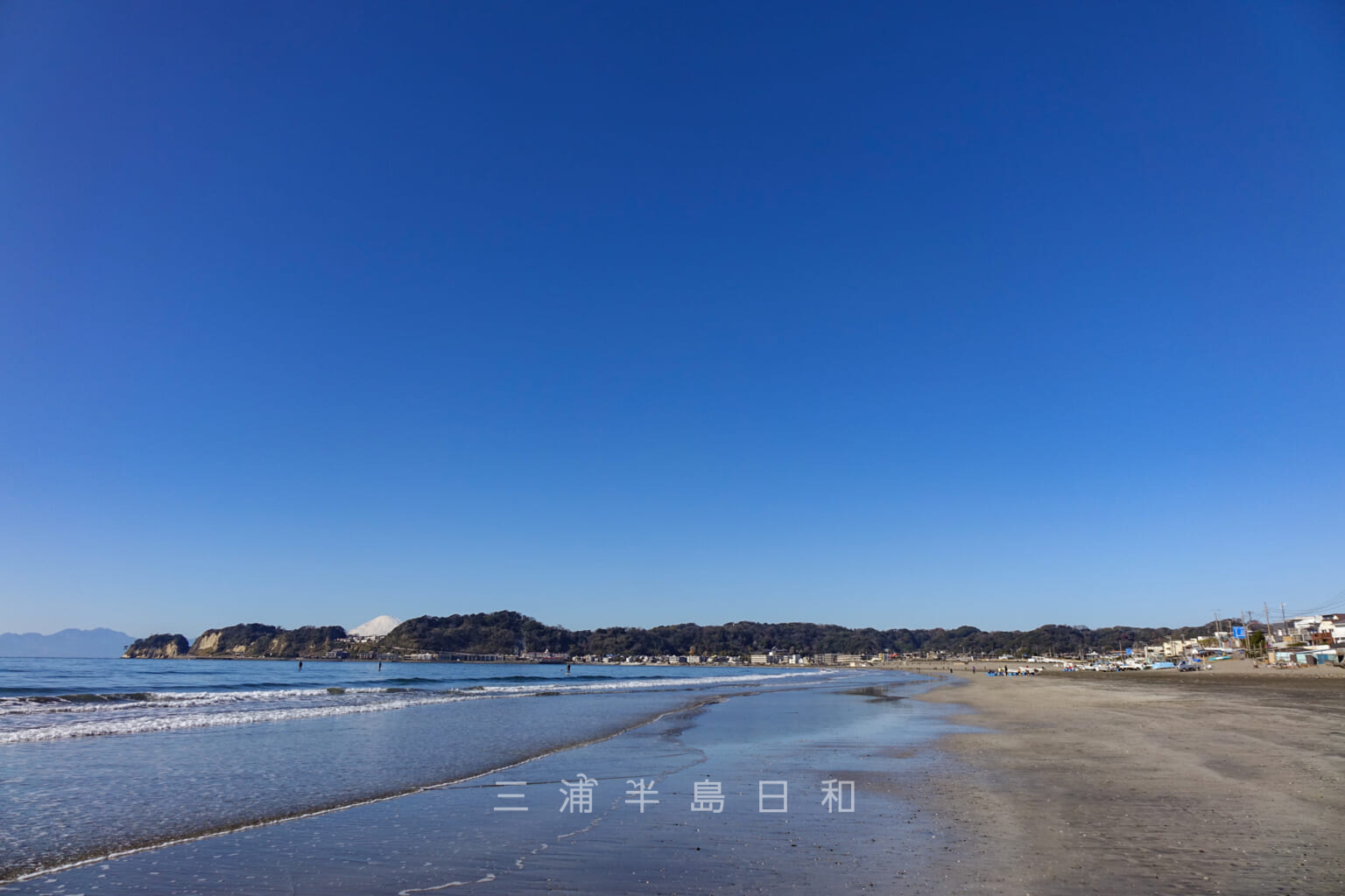 材木座海岸(材木座海水浴場)| 和賀江嶋と江の島を望む鎌倉を代表するビーチの一つ