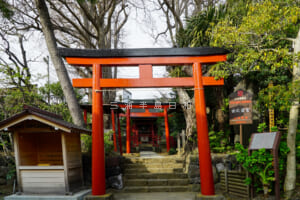 由比若宮（元八幡、元鶴岡八幡宮）