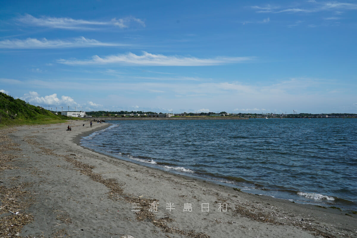 斉田浜海岸・武山駐屯地方面を望む（撮影日：2022.05.25）