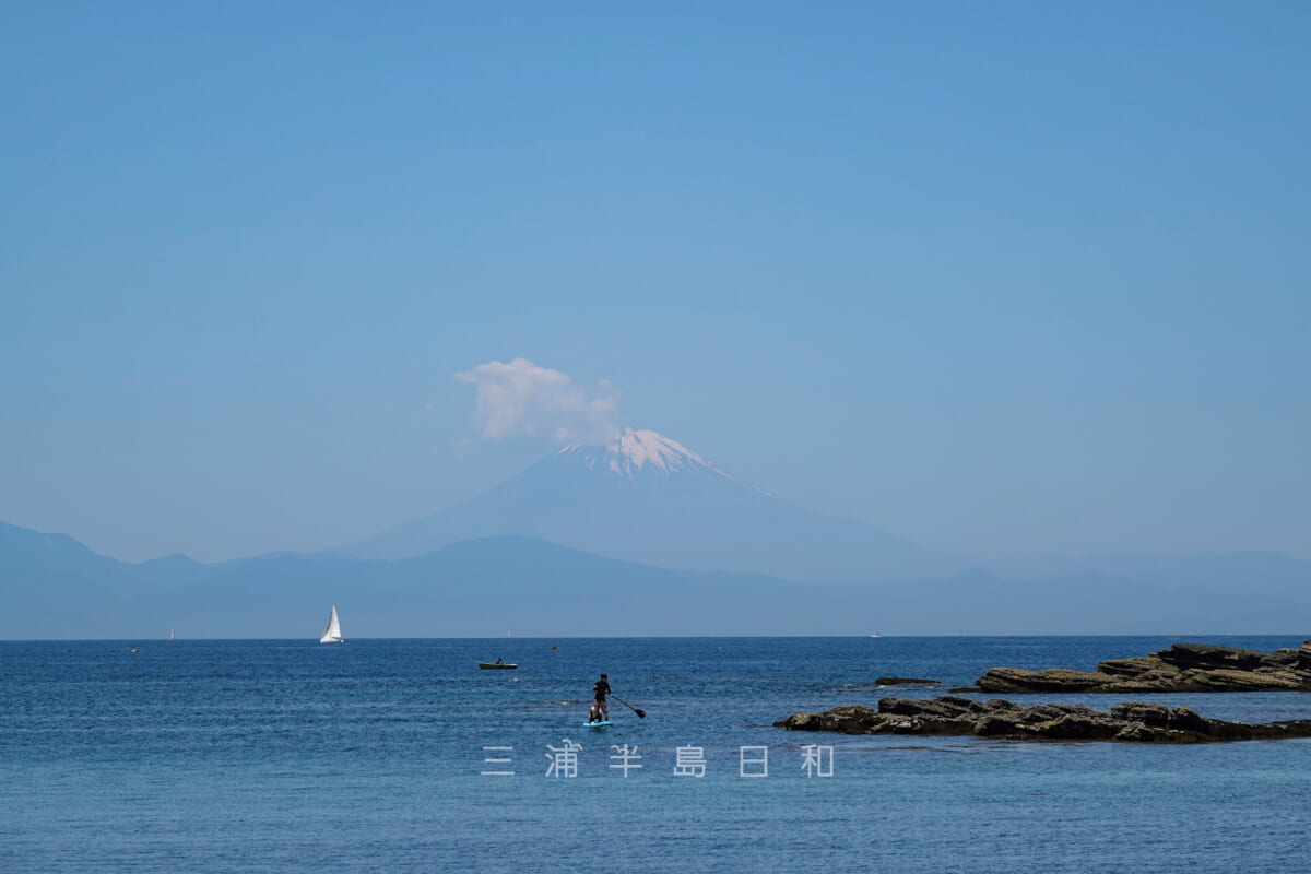 荒井浜海岸から望む初夏の富士山（撮影日：2022.05.29）