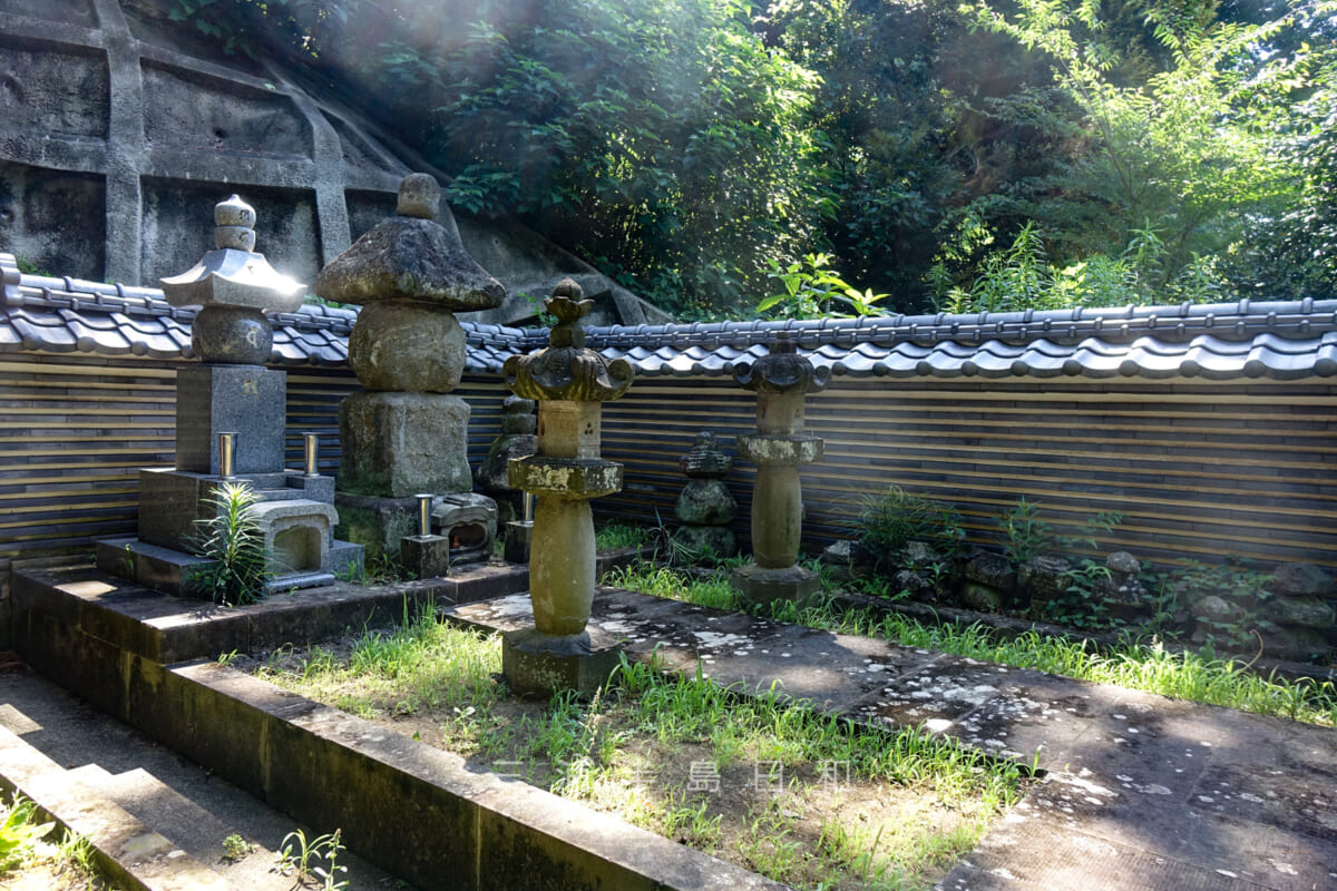 満願寺・佐原義連の墓（撮影日：2022.06.30）