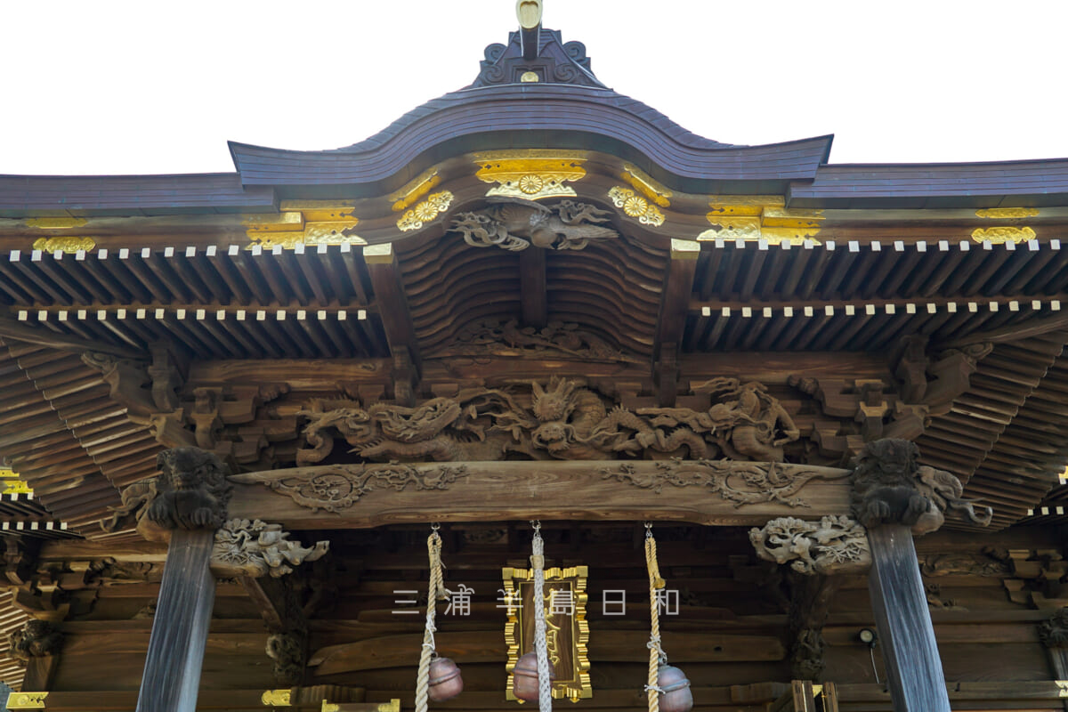 西叶神社・社殿正面の彫刻（撮影日：2023.07.12）