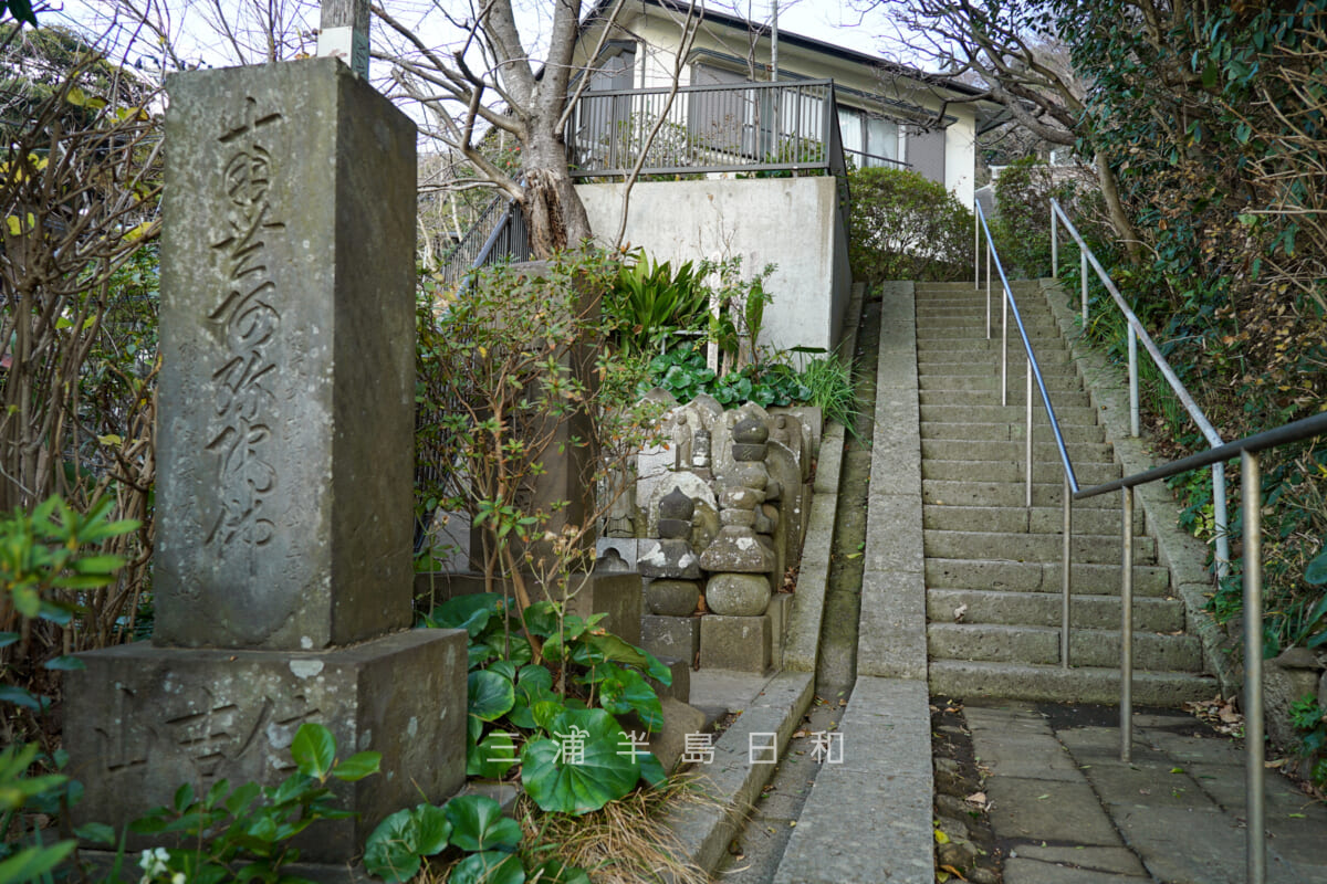 正覚寺（小坪）・境内入口付近（撮影日：2024.01.23）