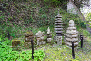 上杉憲方の墓