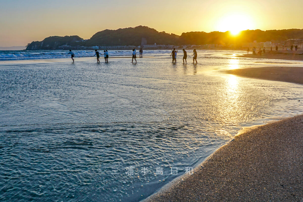 由比ヶ浜海岸と夕日（撮影日：2024.05.05）