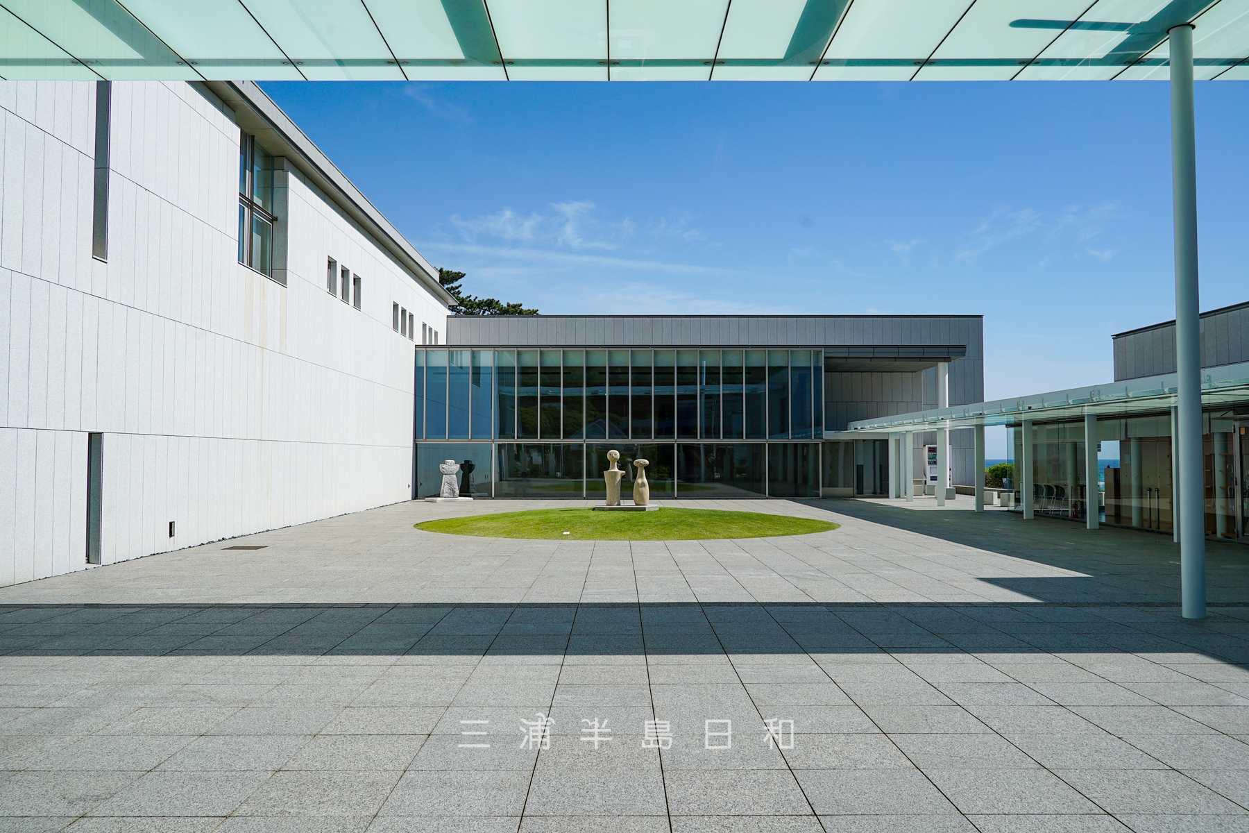 神奈川県立近代美術館-葉山館・中庭（撮影日：2024.05.17）
