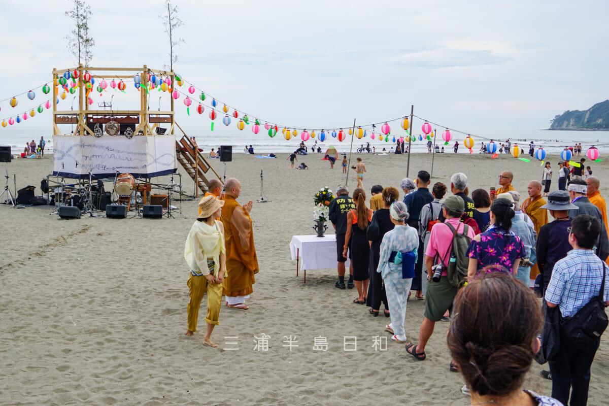 鎌倉 浜の盆踊り大会・鎌倉市内有志僧侶による鎮魂のための読経＆お焼香（撮影日：2024.07.27）