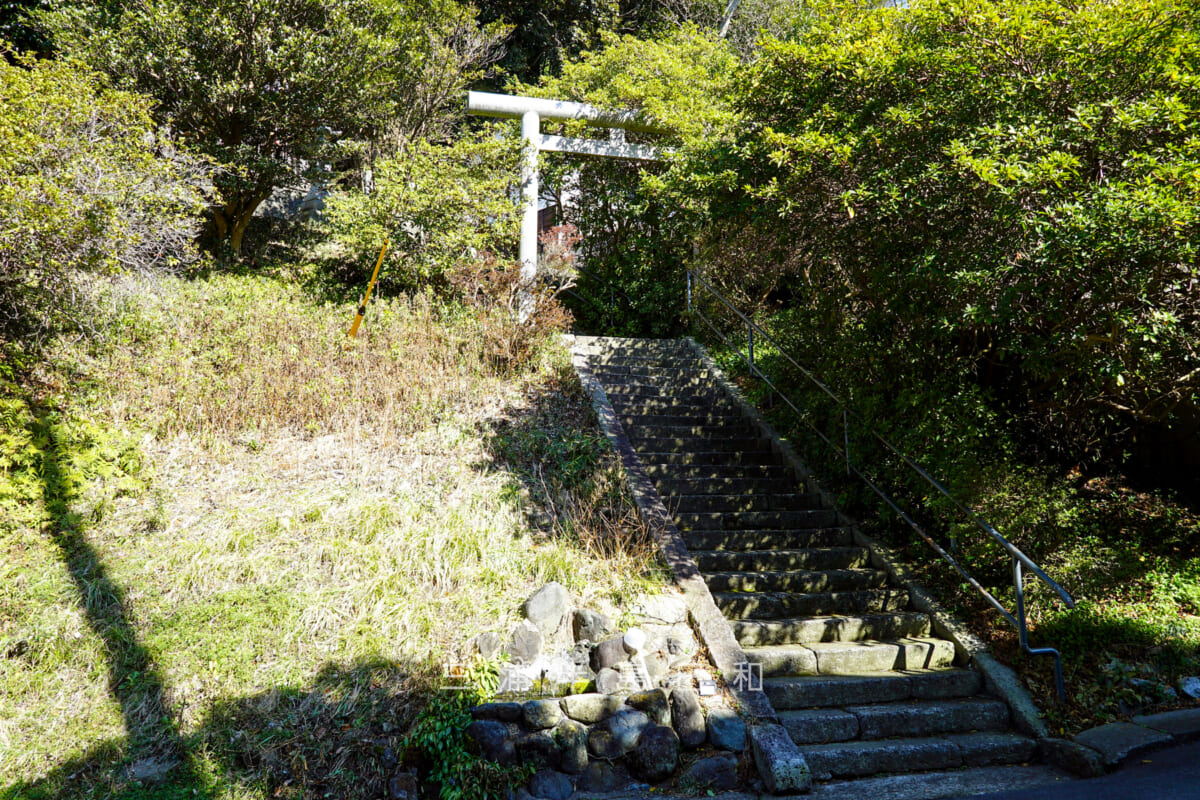 吾妻神社（滝の坂不動尊）・鳥居（撮影日：2021.02.03）