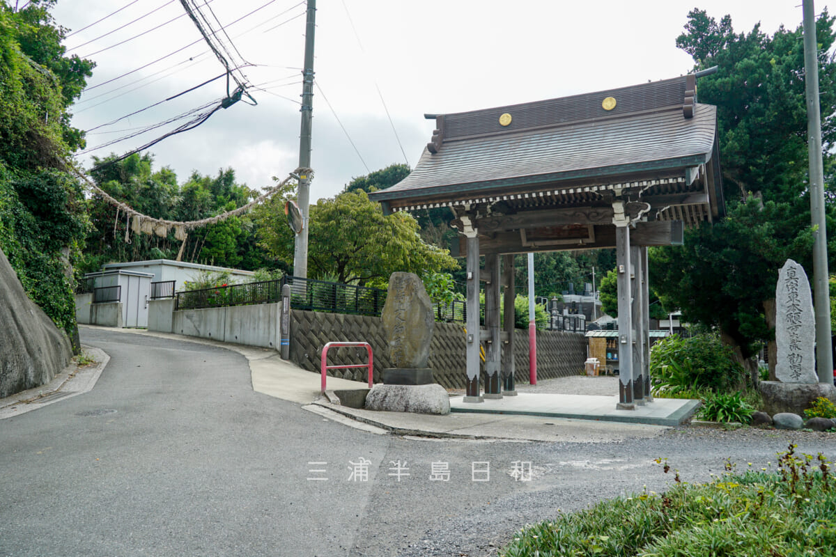 長井町荒井の道切り・勧明寺前（撮影日：2024.08.22）