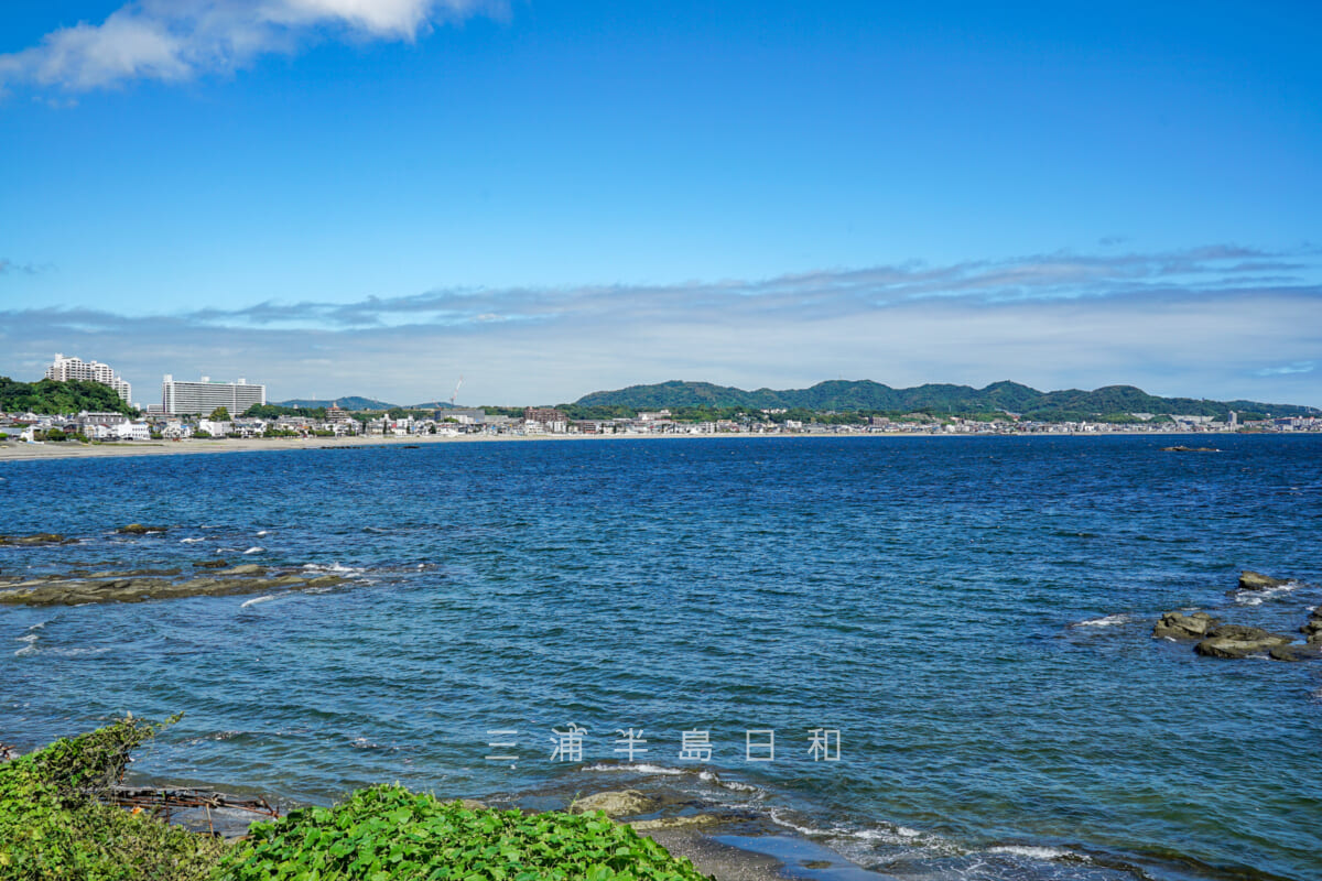 ボッケ崎（暮景崎）・三浦海岸～武山、砲台山、三浦富士方面を望む（撮影日：2024.09.26）