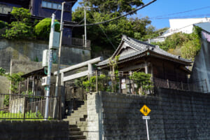 須賀神社（天王社）[小坪]・子育て地蔵