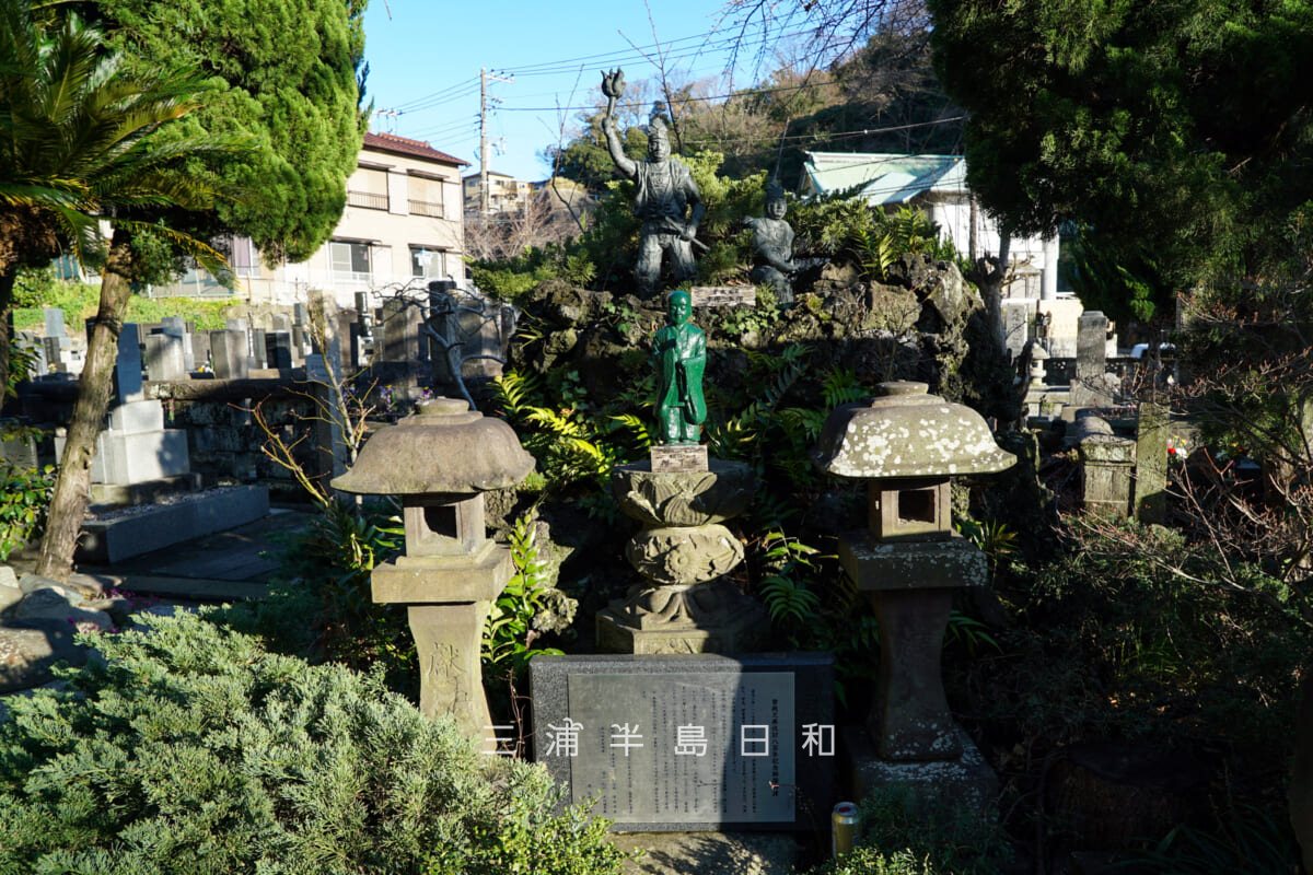 乗誓寺・曽我兄弟仇討八百年記念銅像(撮影日:2025.03.19)
