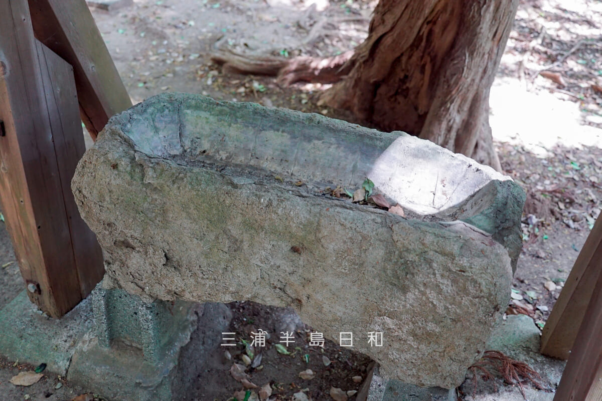 須軽谷八幡神社・手水鉢(撮影日:2021.04.27)