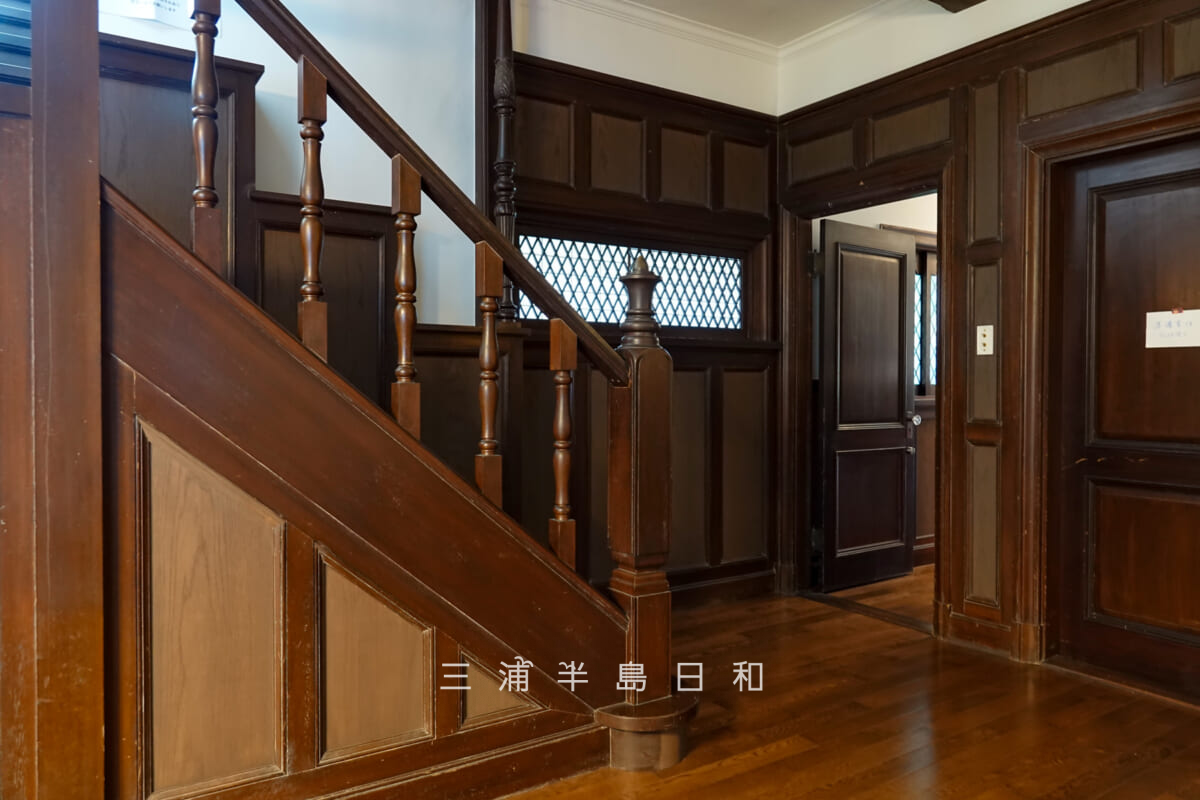 旧本多邸（旧本多家住宅主屋）・居間の階段ホール（撮影日：2024.07.14）