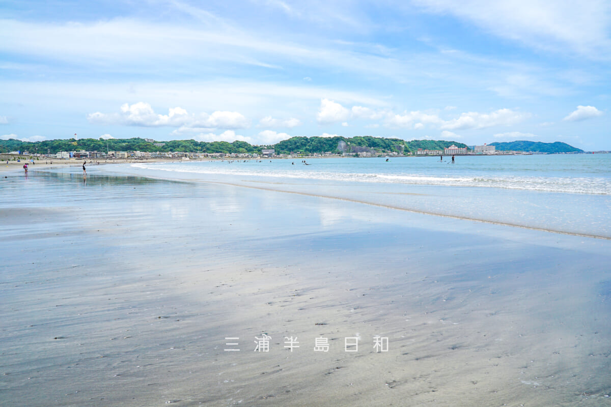 坂ノ下海岸の砂浜より材木座、小坪方面を望む(撮影日:2024.05.30)