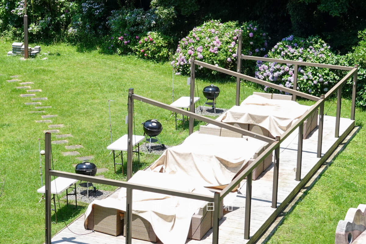 たたら浜園地・BEACH⇔PARK LIVINGのBBQ区画を見下ろす(撮影日:2025.06.19)