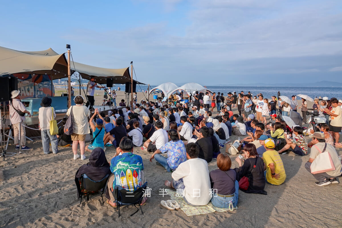 三浦海岸海水浴場(MIURA FUN BEACH)・ニッポン放送のポッドキャスト番組「島田秀平とオカルトさん!」公開収録の様子(撮影日:2025.07.12)