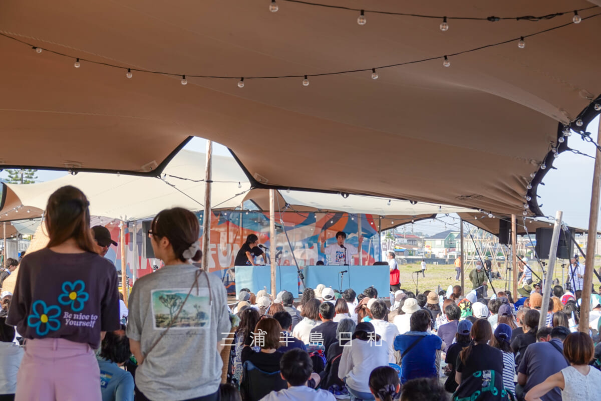 三浦海岸海水浴場(MIURA FUN BEACH)・ニッポン放送のポッドキャスト番組「ランジャタイの伝説のひとりぼっち集団」公開収録の様子(撮影日:2025.07.12)
