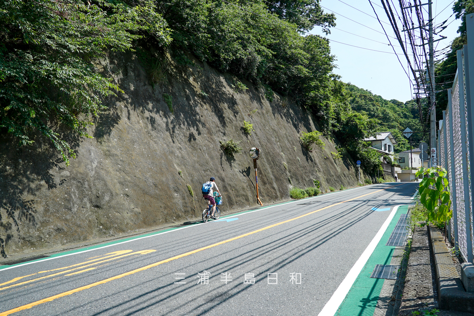 鐙摺の切通し・逗子海岸側から望む（撮影日：2025.07.04）