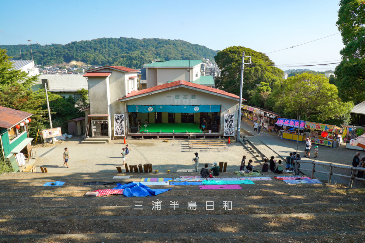森山神社-一色会館・社殿横より見下ろす（撮影日：2025.08.31）