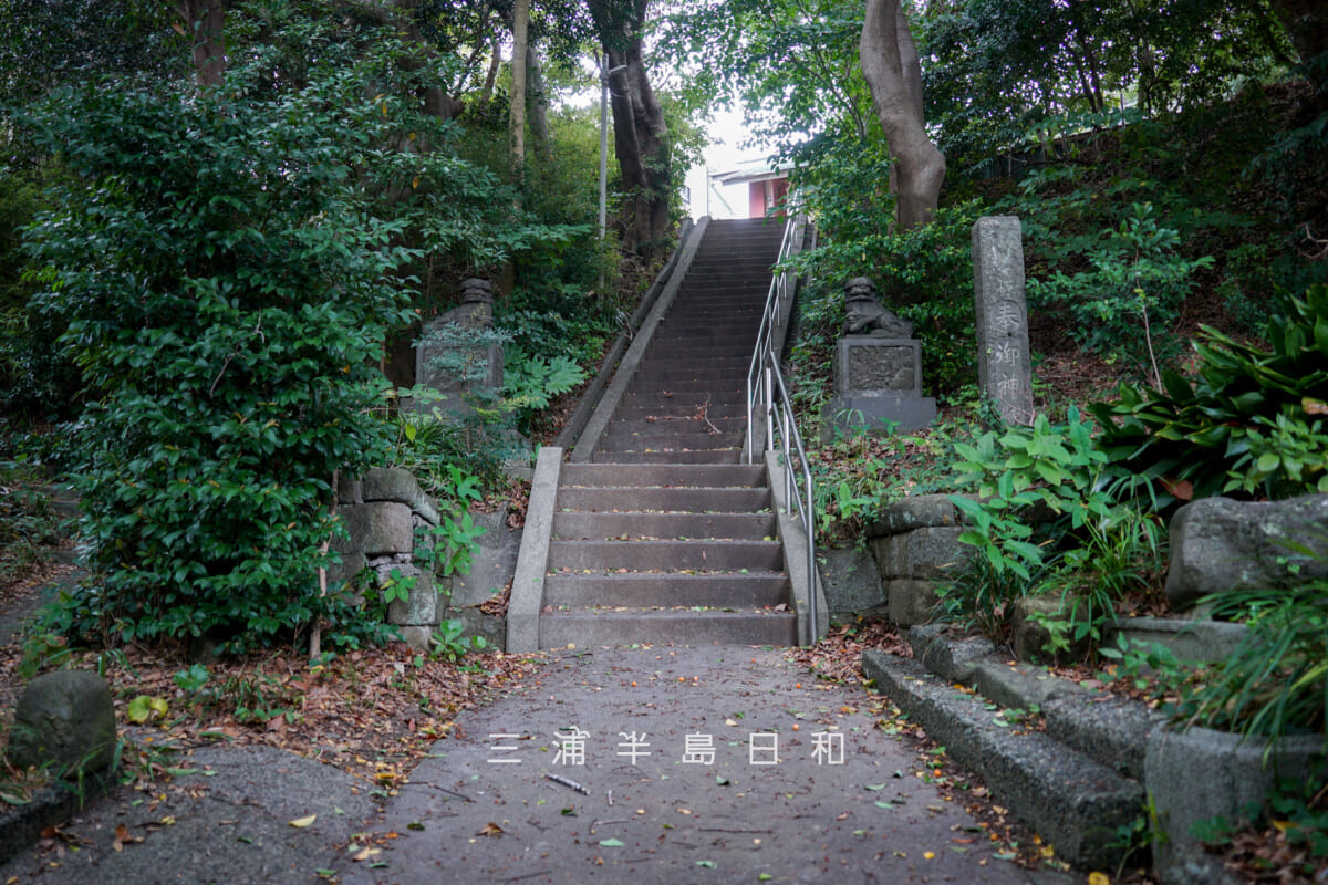 深田神明社・参道中段(撮影日:2025.10.09)