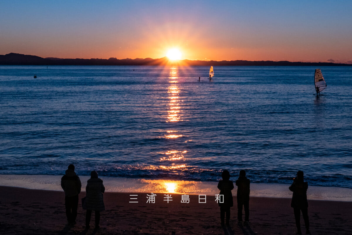 津久井浜海岸(北下浦海岸)より拝む初日の出(撮影日:2022.01.01)