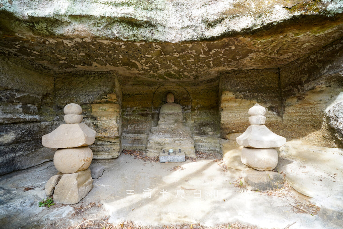 大町釈迦堂口遺跡・地蔵やぐら[アップ]（撮影日：2026.02.27）