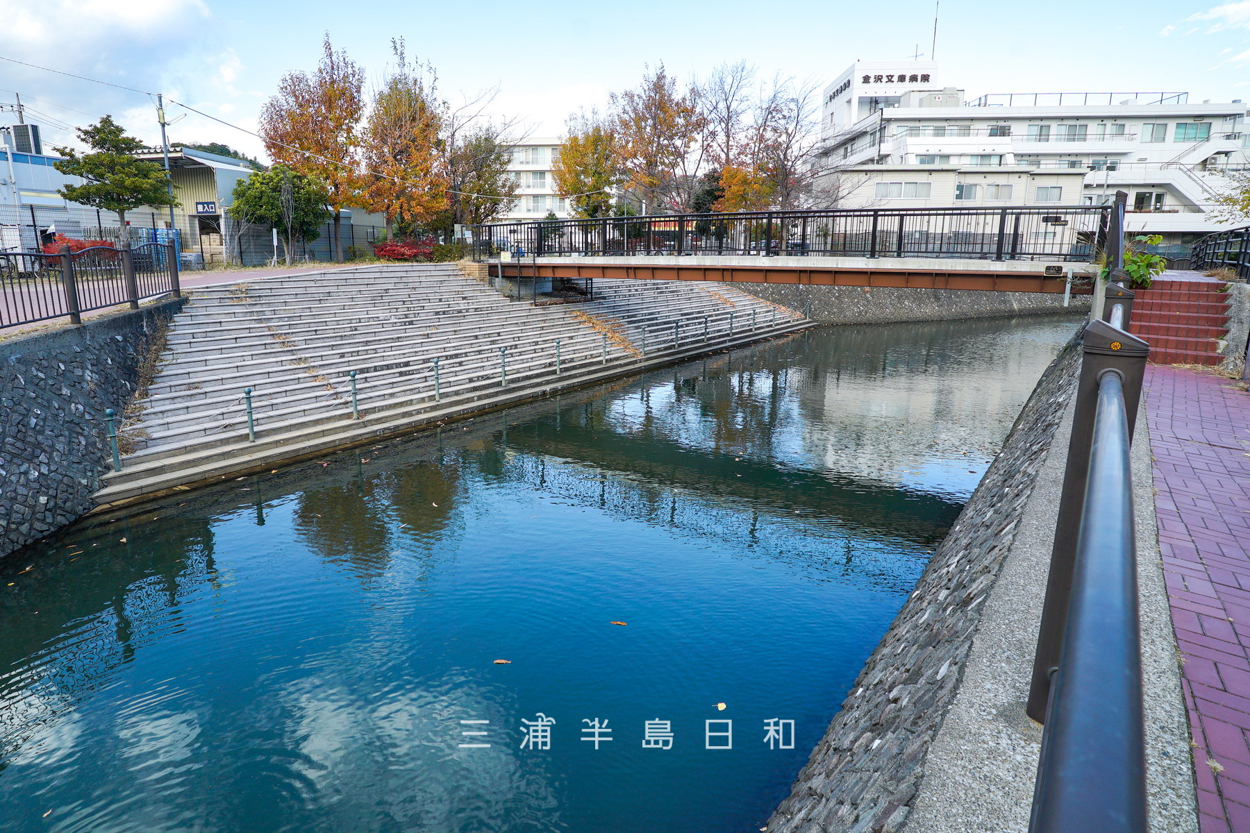 宿広場と宮川に架かる桜橋（撮影日：2025.12.05）