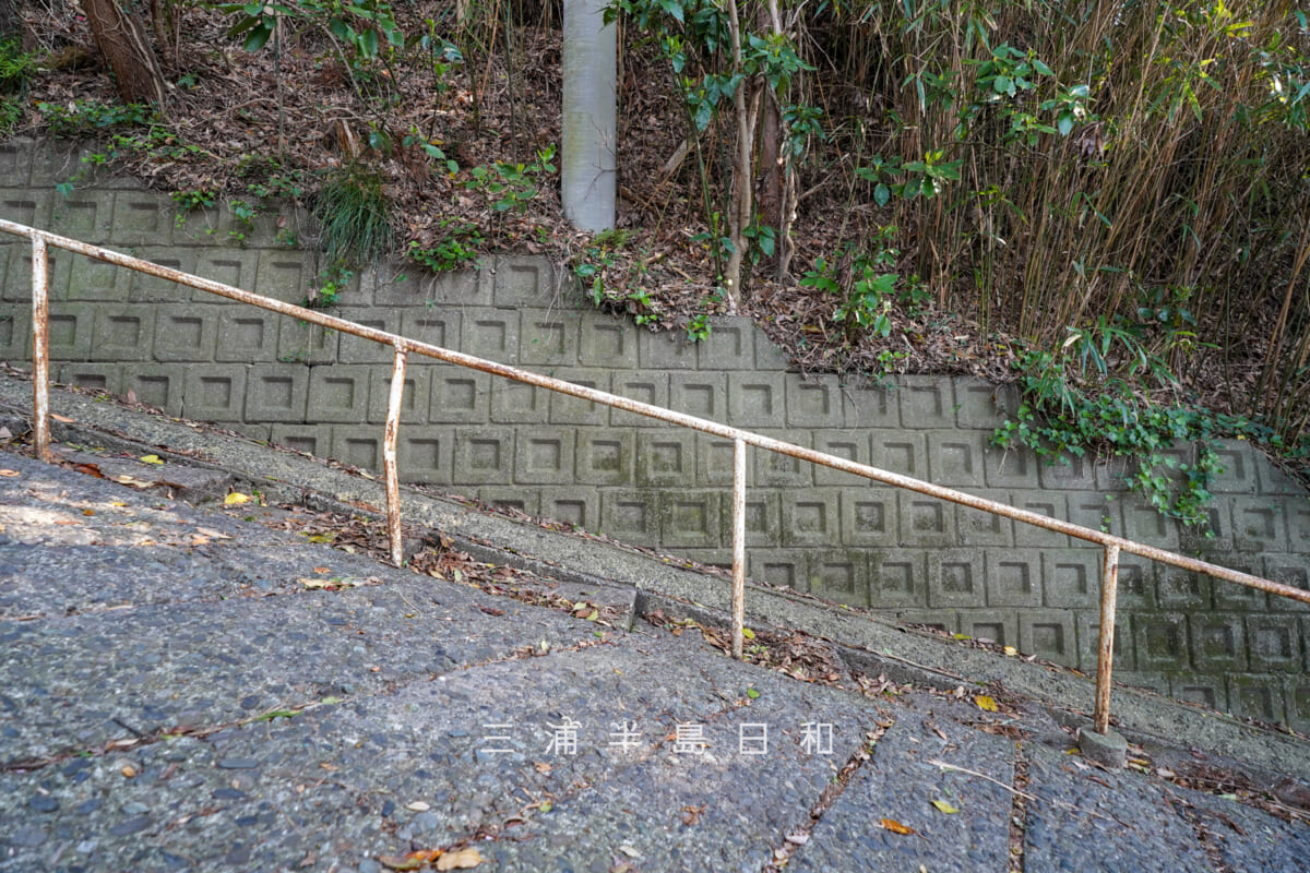 葉山教会の激坂・激しい傾斜角(撮影日:2026.04.08)