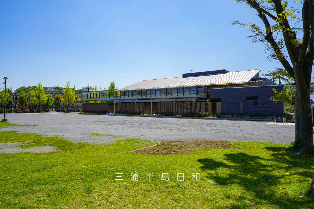 久里浜公園の広場と南こども園(撮影日:2026.04.16)