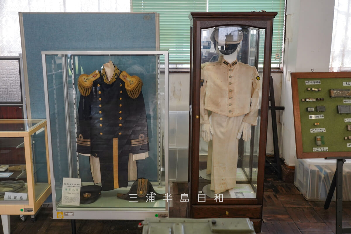 陸上自衛隊久里浜駐屯地-歴史館・旧海軍の制服(礼装)(撮影日:2026.04.02)