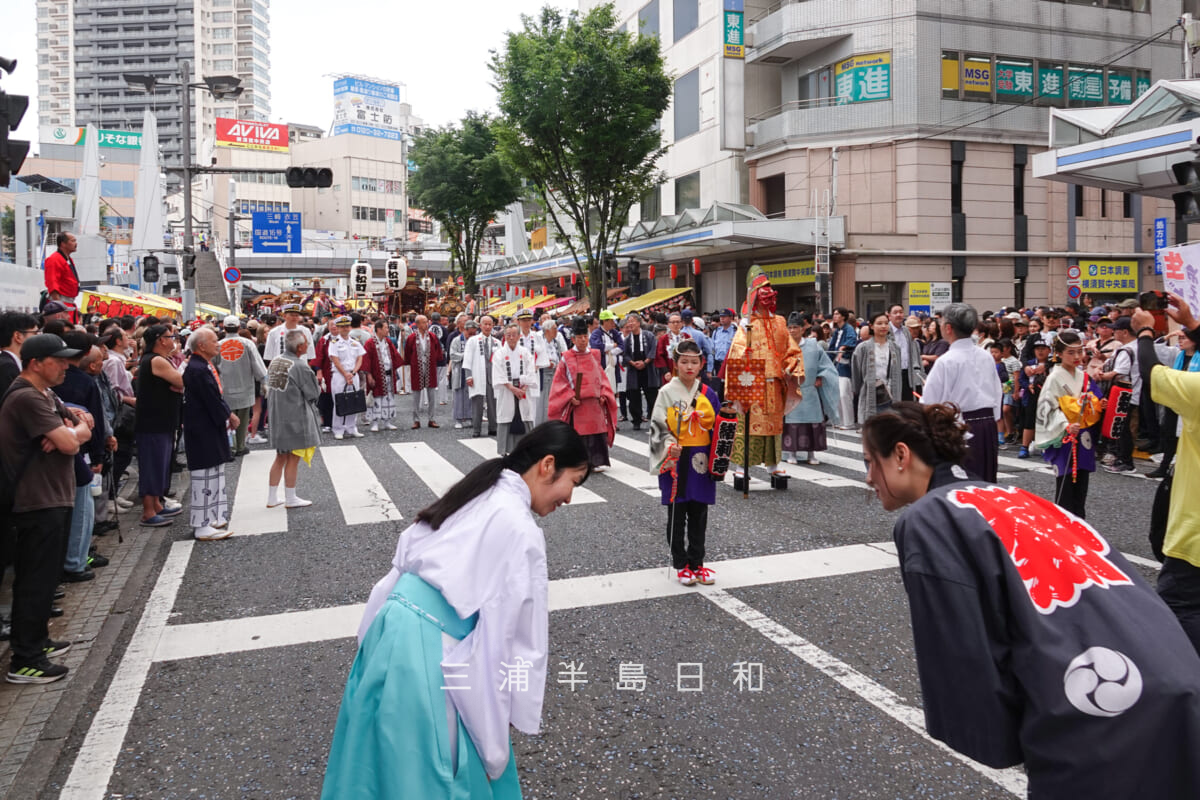 諏訪神社例大祭（横須賀下町連合祭礼）・下町五町連合神輿渡御出発前（撮影日：2026.05.24）