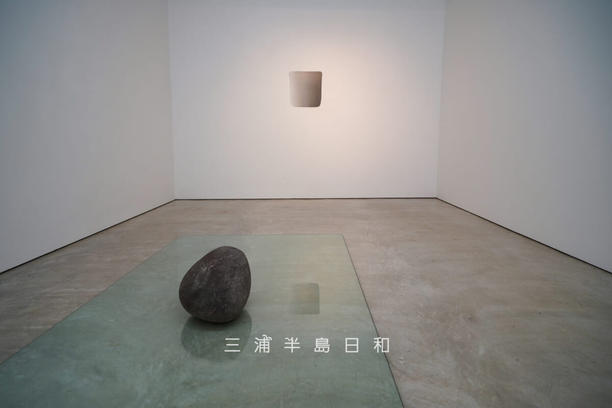 カスヤの森現代美術館・李禹煥(リー・ウーファン)《対話》(撮影日:2026.06.12)