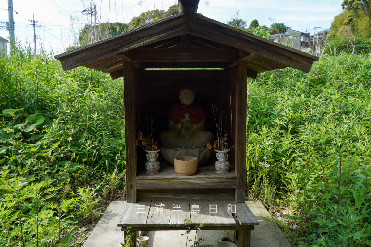 飯森神社・参道沿いの石仏(撮影日:2026.05.09)