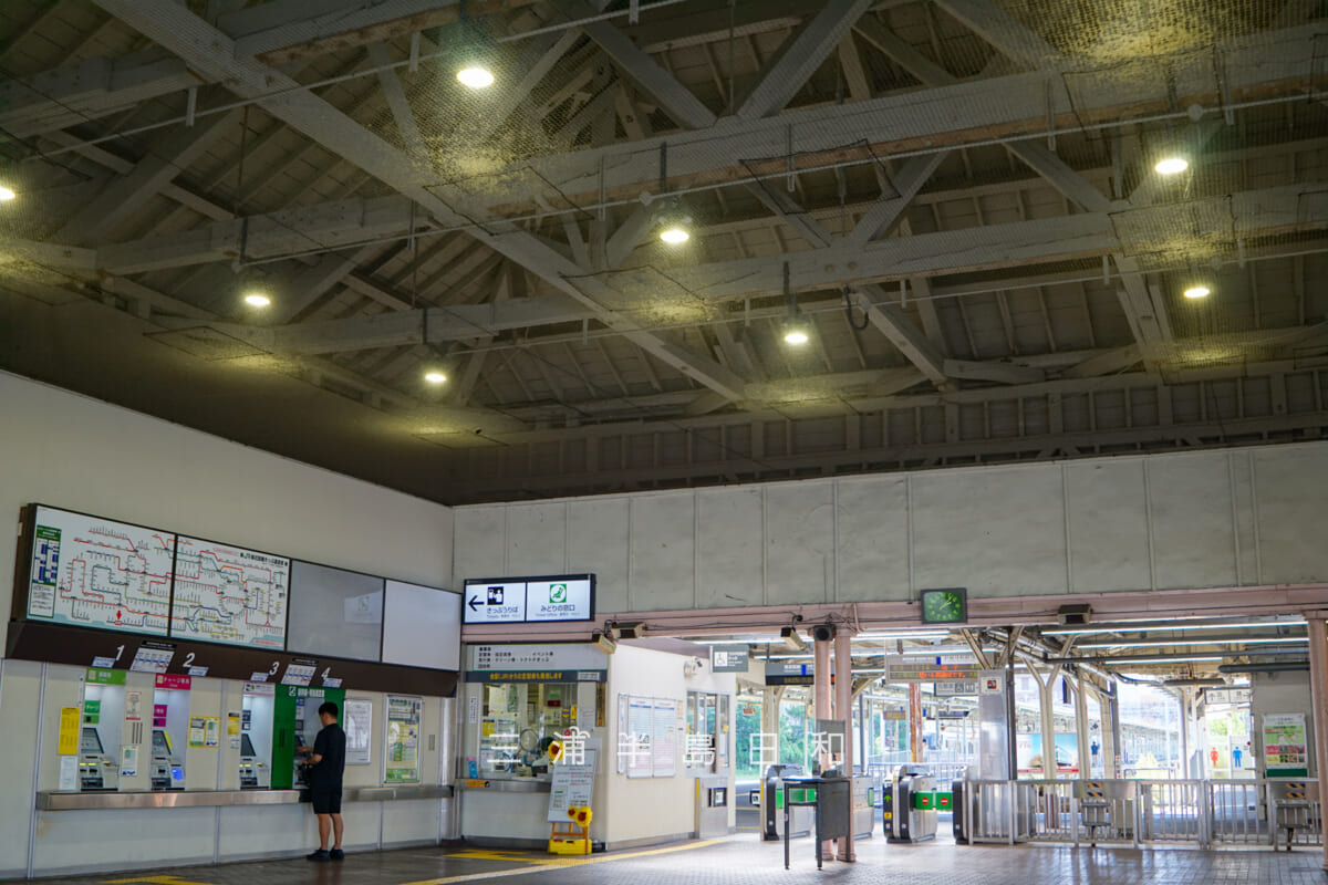 JR横須賀駅・改札口とみどりの窓口、きっぷうりば（撮影日：2024.08.03）